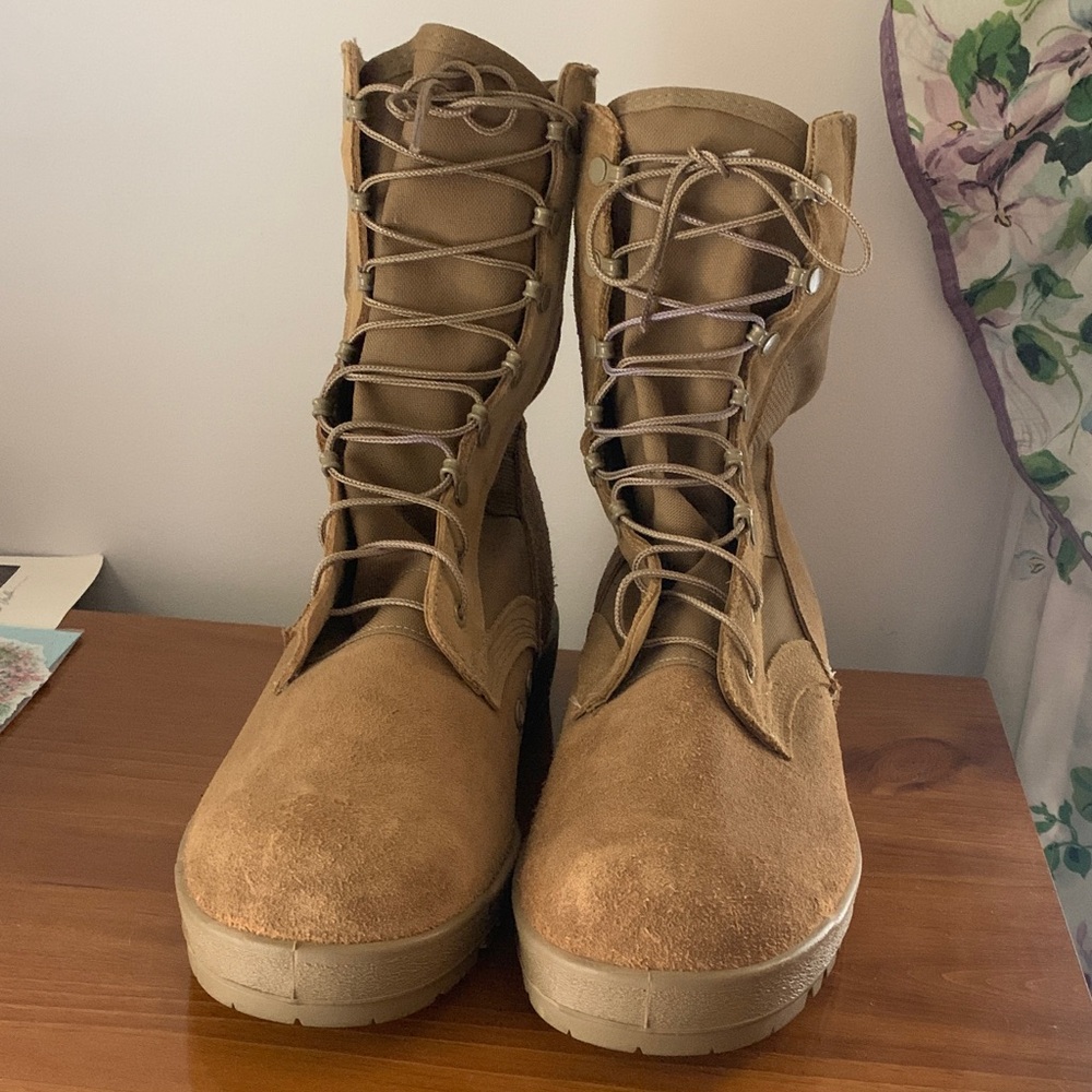 Men’s US Army combat boot size 13 w.